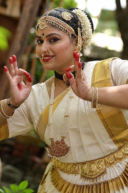 Mohiniyattam